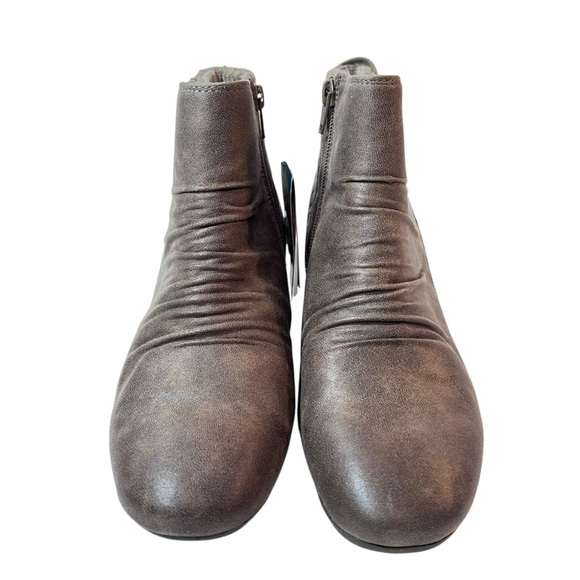 Baretraps Peanut Flat Ankle Boots Taupe Womens Size 8.5 New - Picture 3 of 6